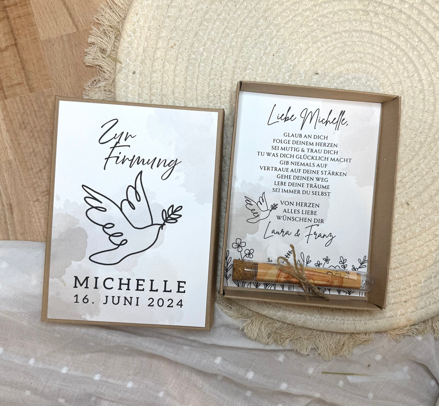 Personalisiertes Geldgeschenk Fisch Taube zur Firmung, Kommunion, Konfirmation, Jugendweihe – Geschenkbox mit Reagenzglas im Boho-Stil
