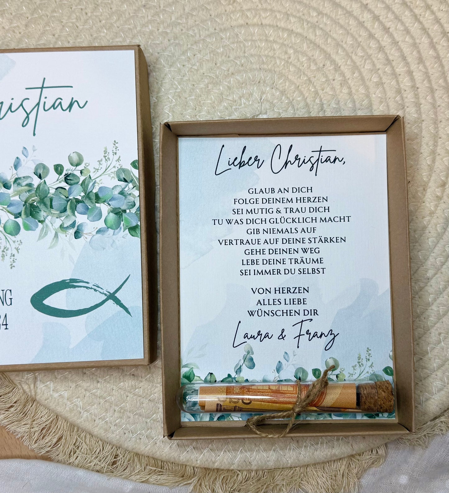 Personalisiertes Geldgeschenk Fisch Taube zur Firmung, Kommunion, Konfirmation, Jugendweihe – Geschenkbox mit Reagenzglas im Boho-Stil