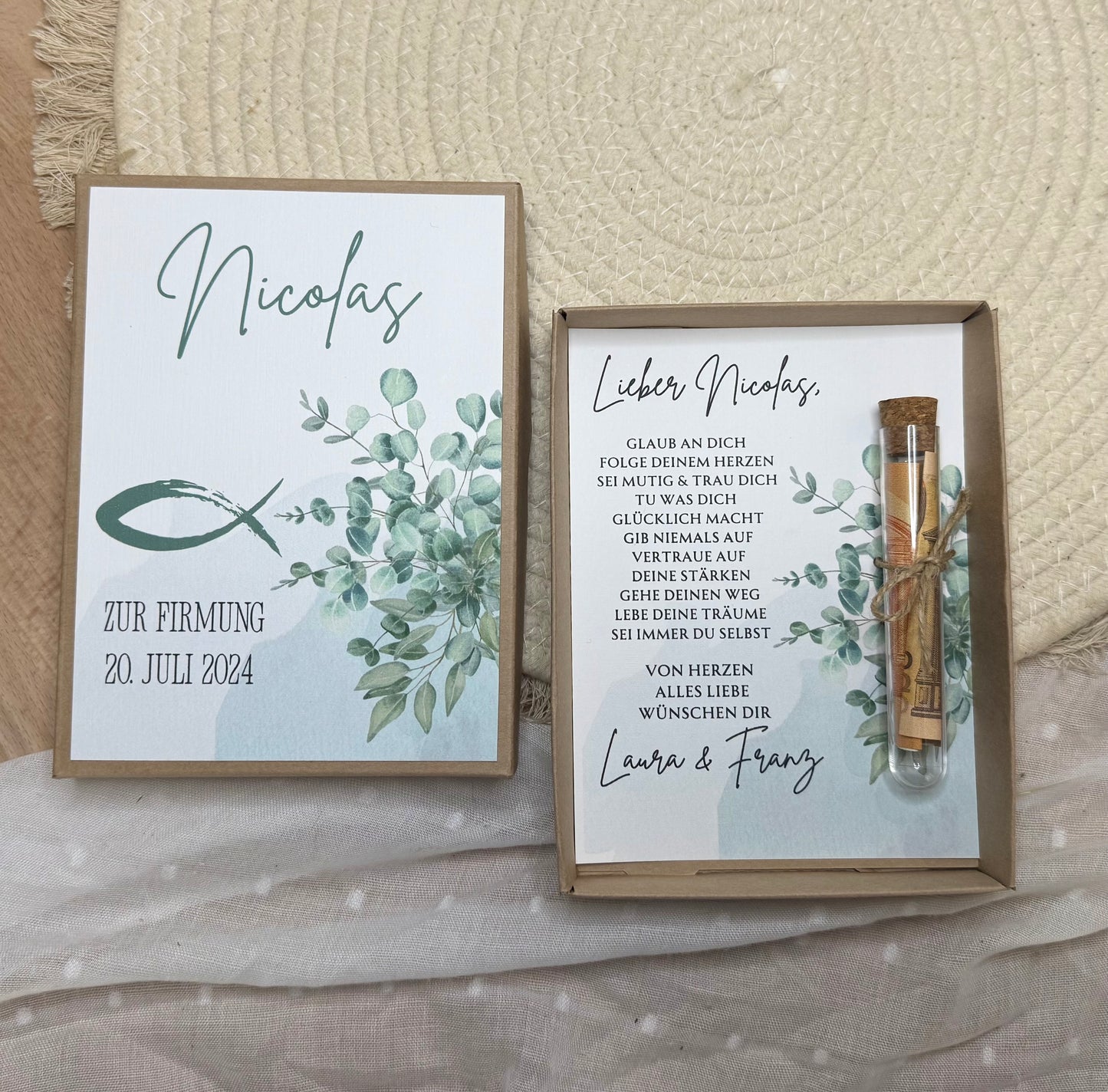 Personalisiertes Geldgeschenk Fisch Taube zur Firmung, Kommunion, Konfirmation, Jugendweihe – Geschenkbox mit Reagenzglas im Boho-Stil