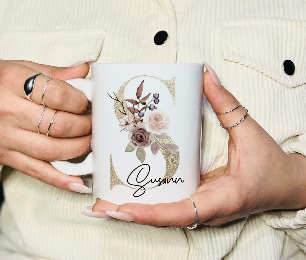 Personalisierte Tasse mit Namen, Buchstaben und Wunschtext