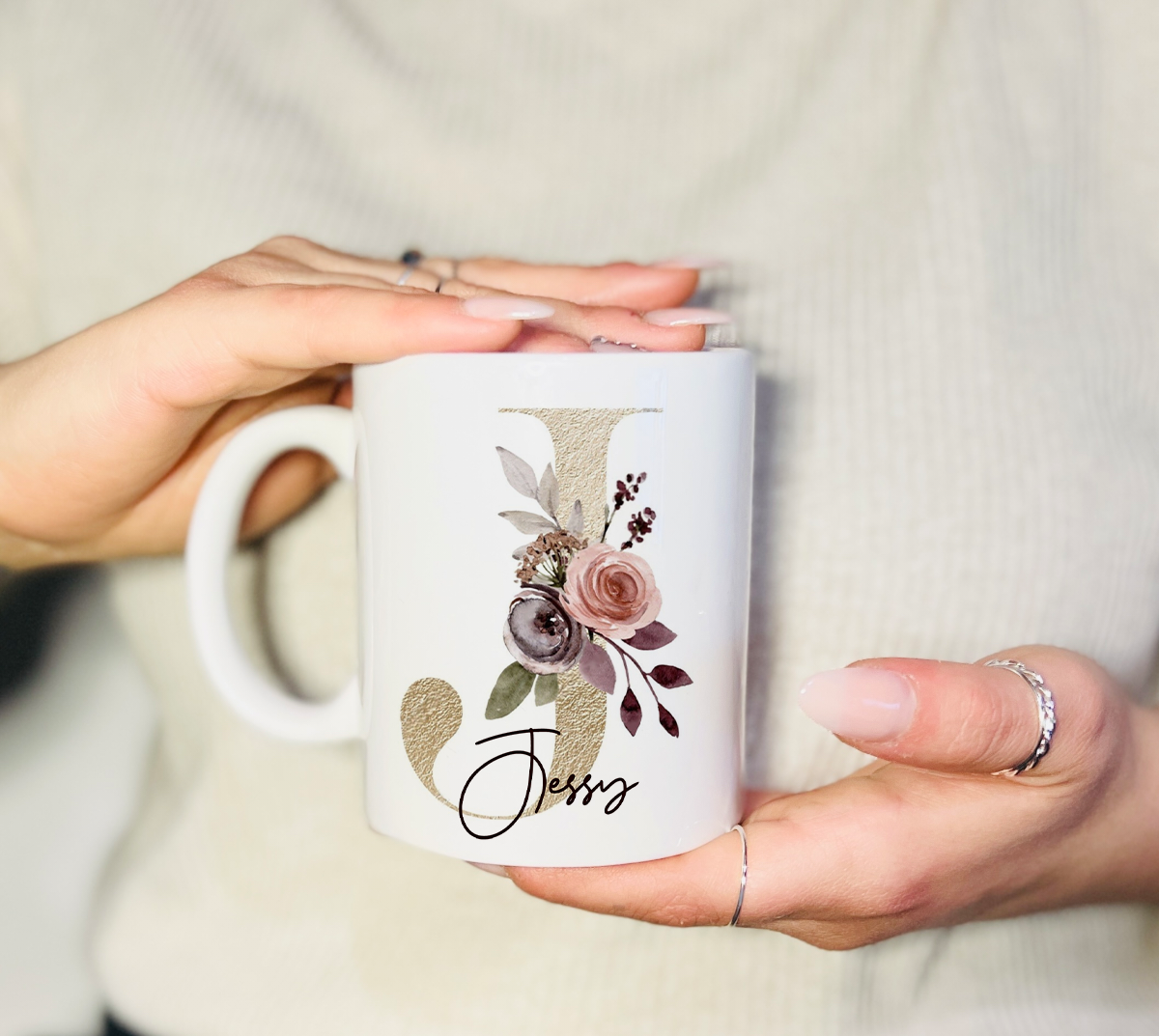 Personalisierte Tasse mit Namen, Buchstaben und Wunschtext