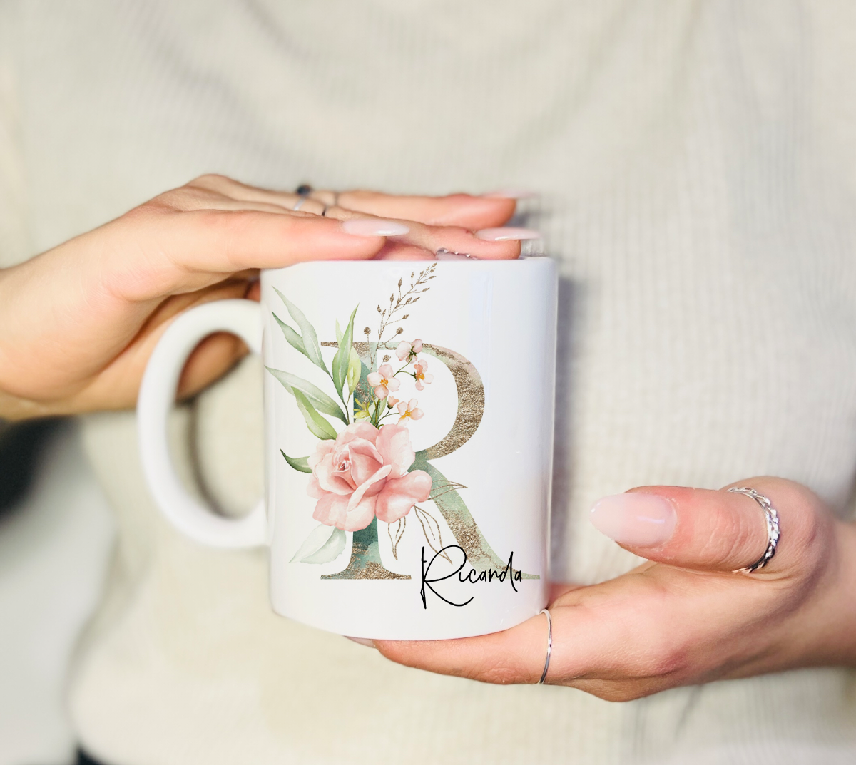 Personalisierte Tasse mit Namen, Buchstaben und Wunschtext