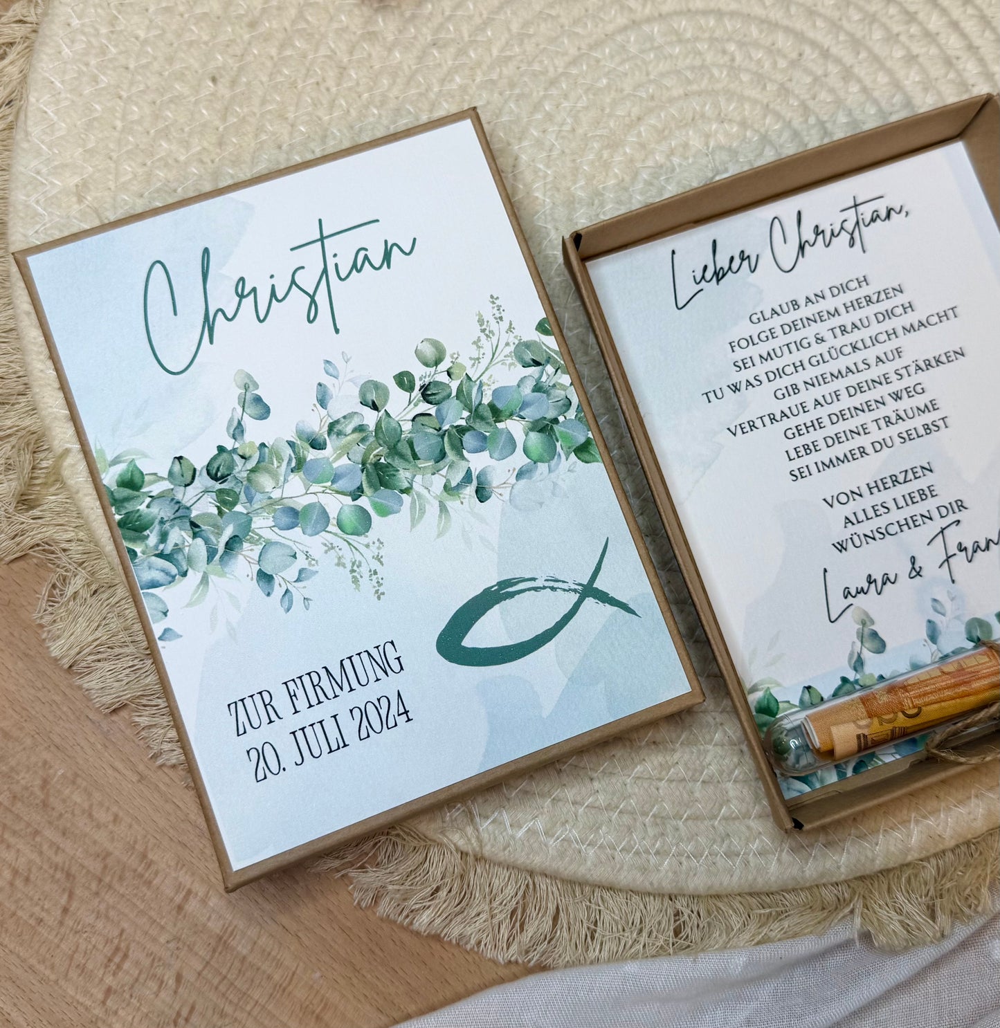 Personalisiertes Geldgeschenk Fisch Taube zur Firmung, Kommunion, Konfirmation, Jugendweihe – Geschenkbox mit Reagenzglas im Boho-Stil