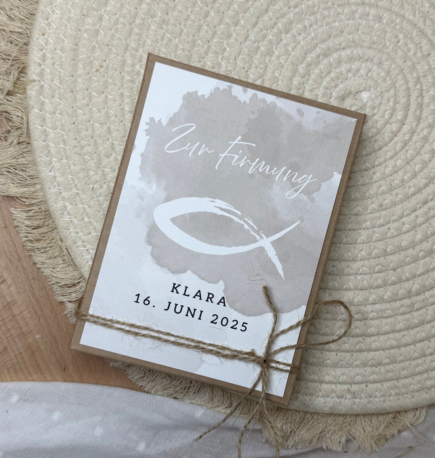 Personalisiertes Geldgeschenk Fisch Taube zur Firmung, Kommunion, Konfirmation, Jugendweihe – Geschenkbox mit Reagenzglas im Boho-Stil